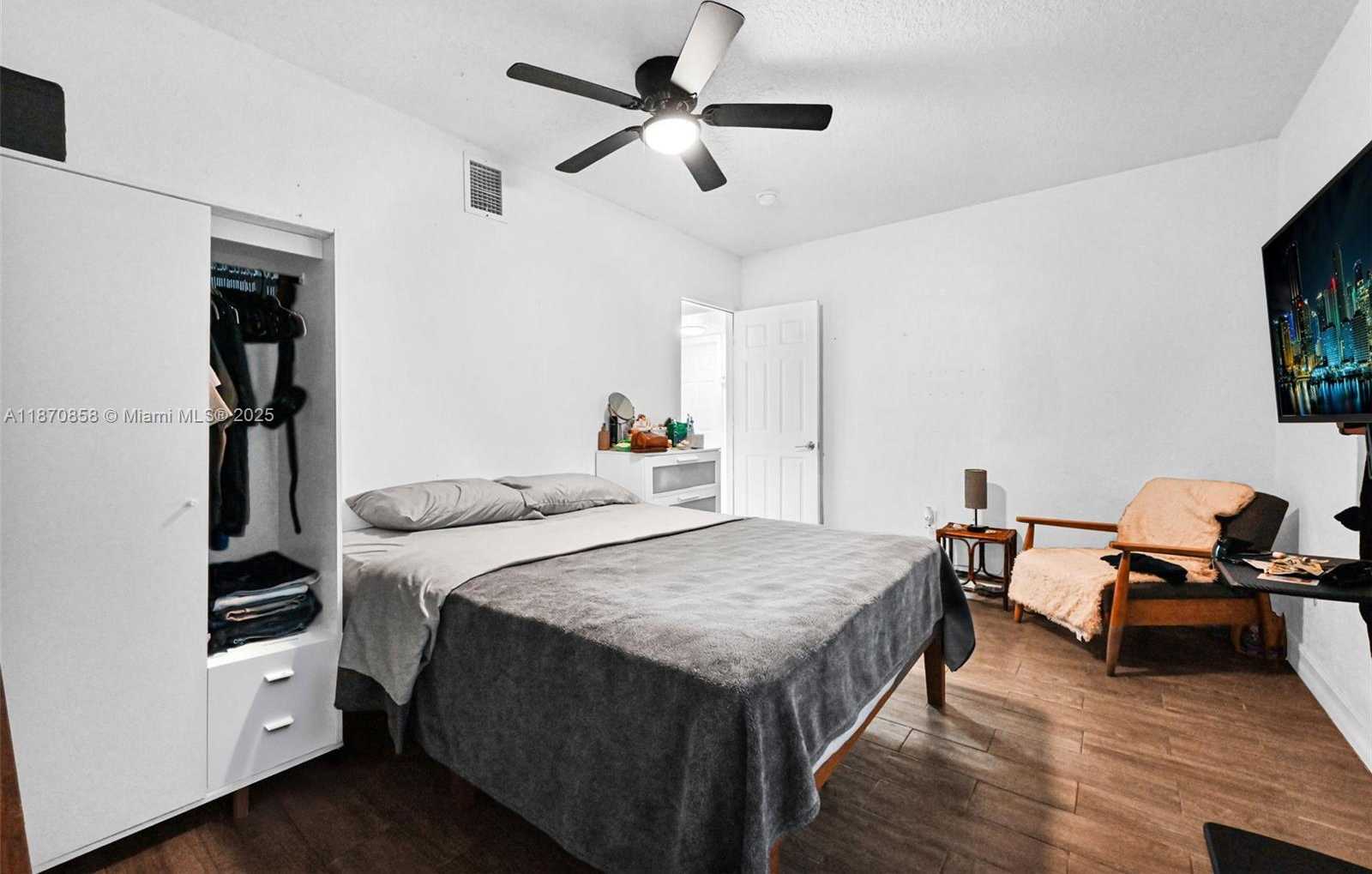 Small Image of 1784 MARSEILLE DR, Miami Beach Number 23