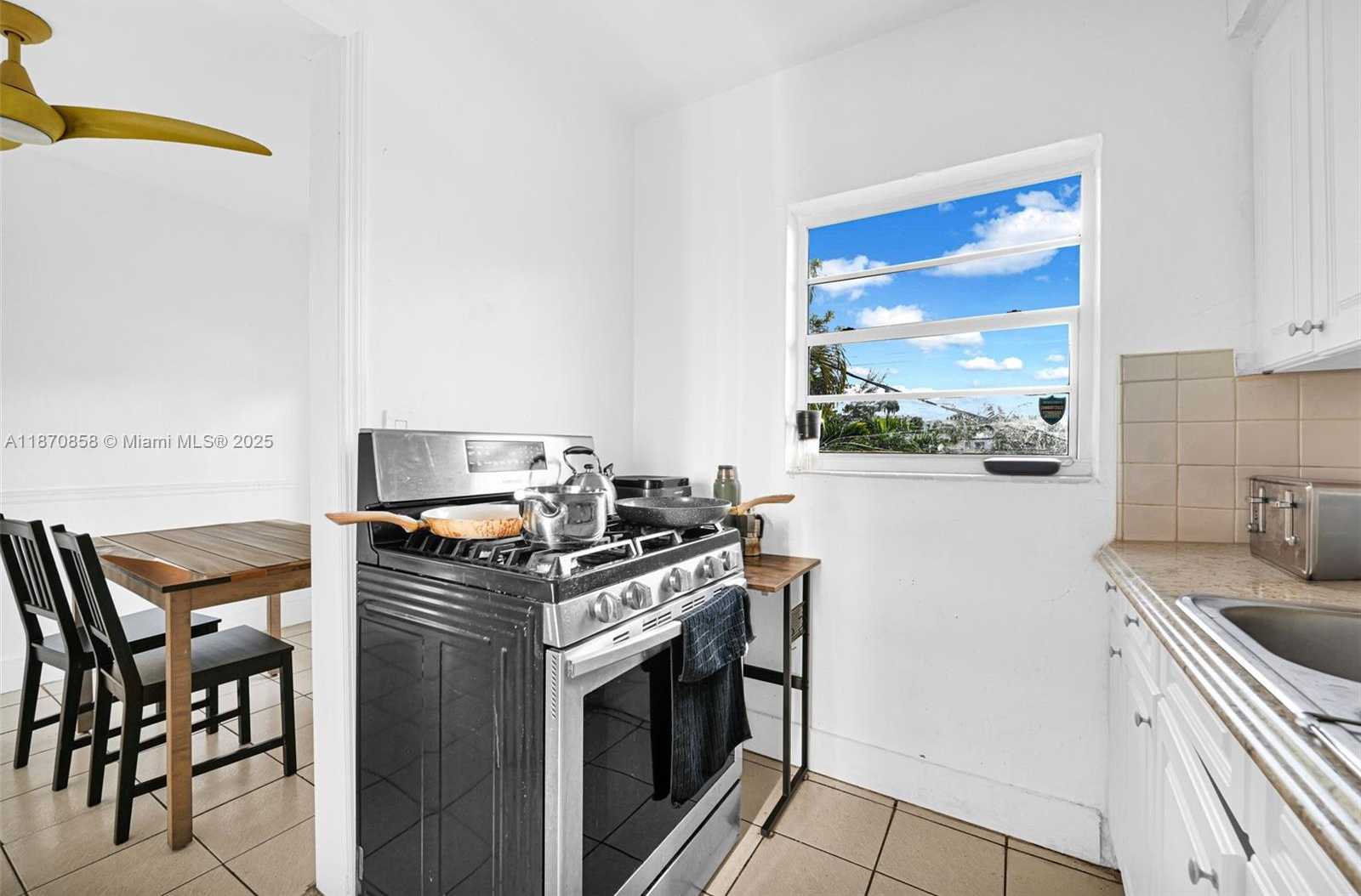 Small Image of 1784 MARSEILLE DR, Miami Beach Number 26