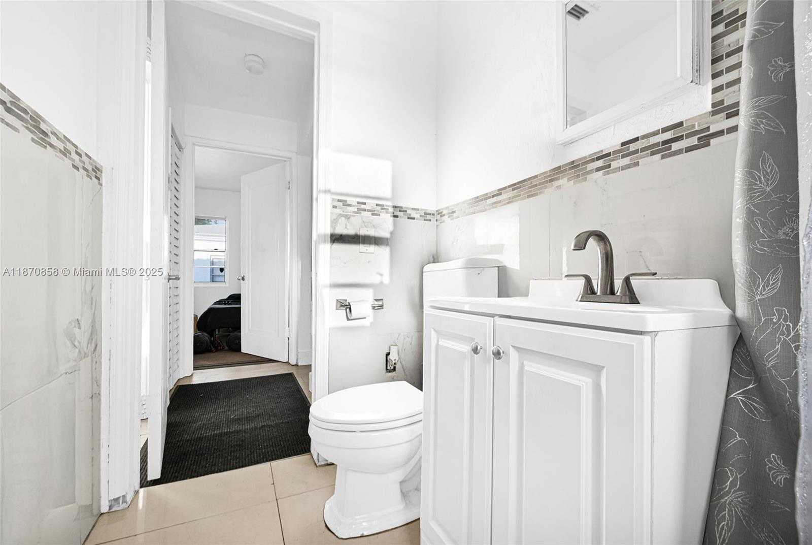 Small Image of 1784 MARSEILLE DR, Miami Beach Number 31