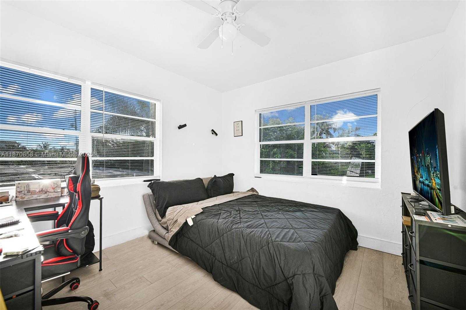 Small Image of 1784 MARSEILLE DR, Miami Beach Number 34