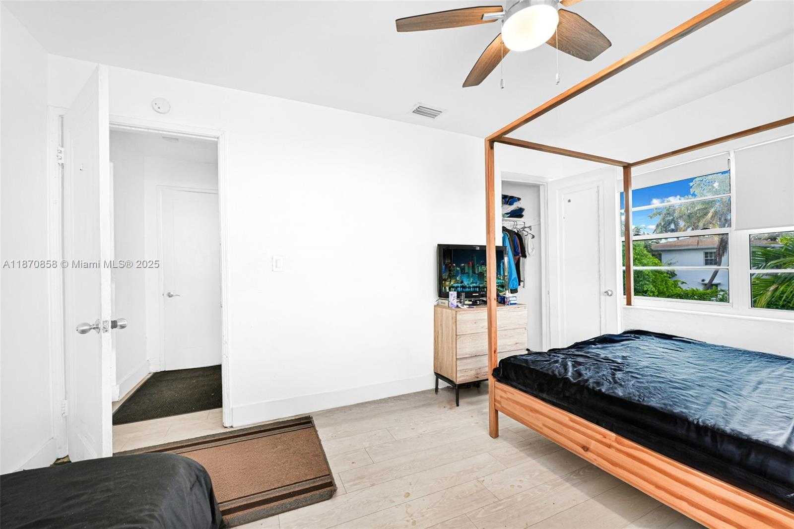 Small Image of 1784 MARSEILLE DR, Miami Beach Number 35