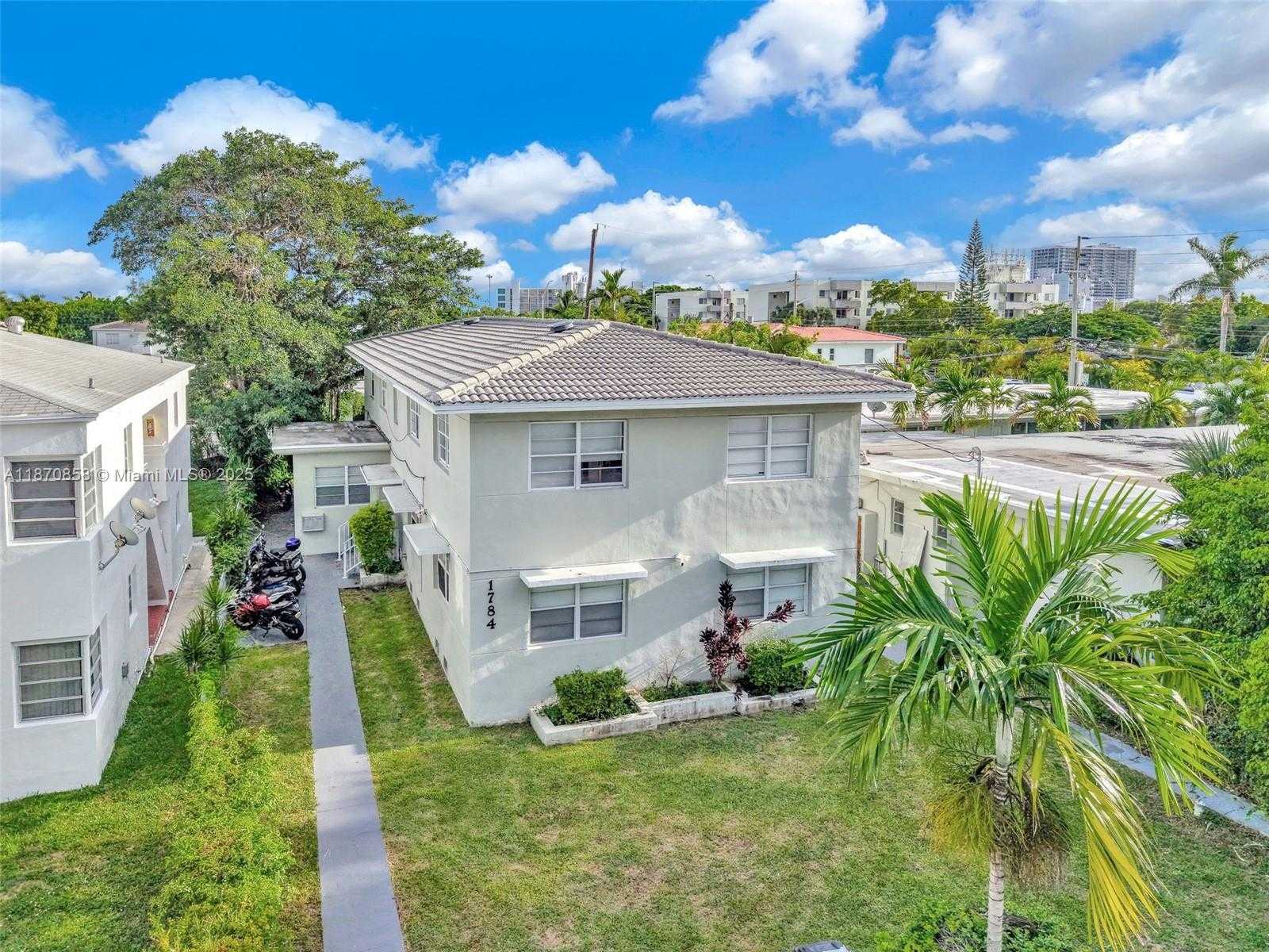Small Image of 1784 MARSEILLE DR, Miami Beach Number 4