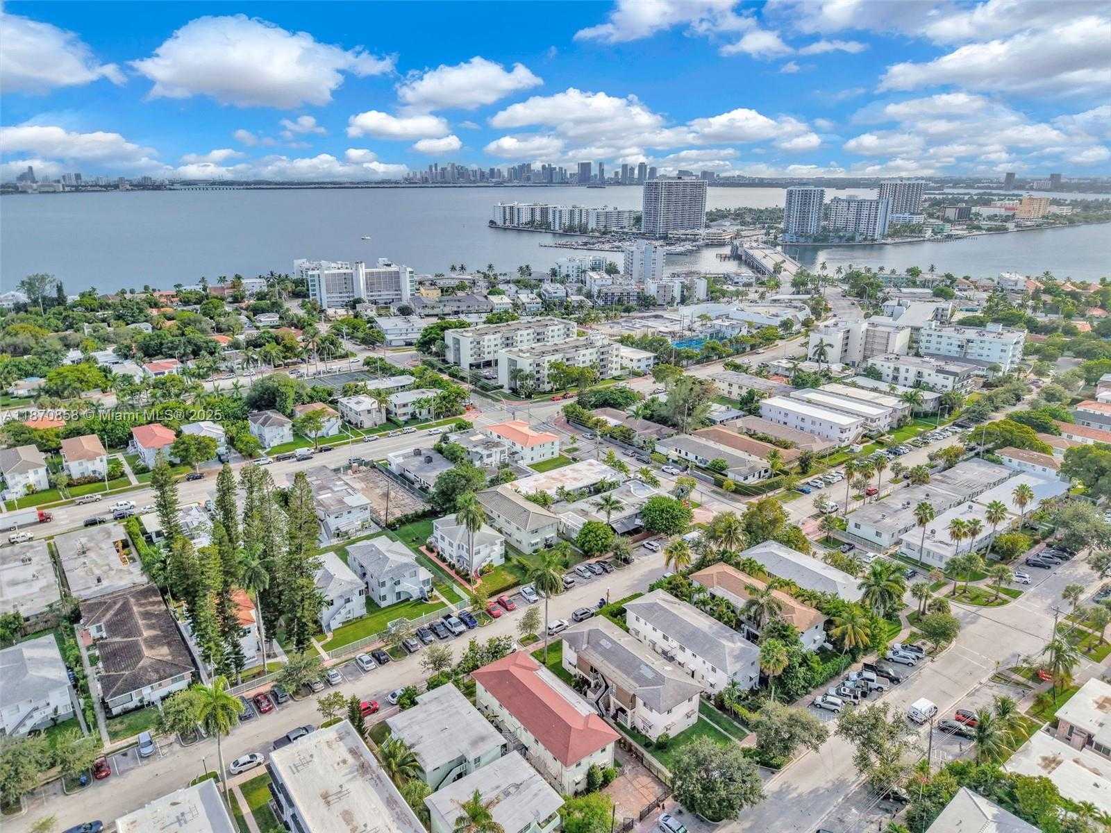 Small Image of 1784 MARSEILLE DR, Miami Beach Number 46