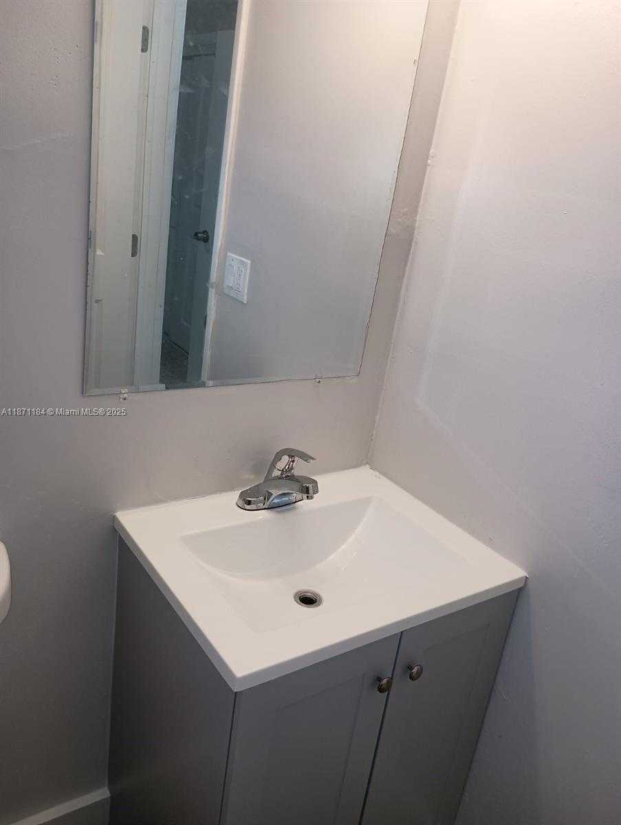 Small Image of 1140 NORTH WEST 9TH ST, Homestead Number 12