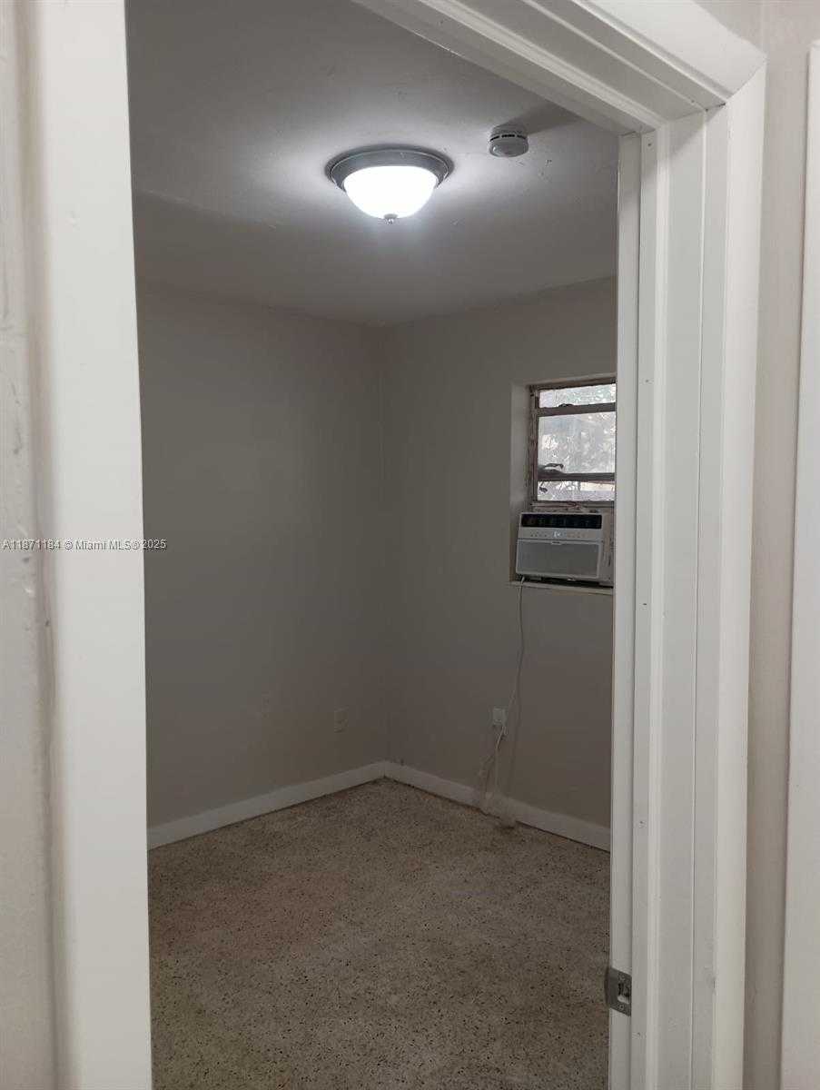 Small Image of 1140 NORTH WEST 9TH ST, Homestead Number 5
