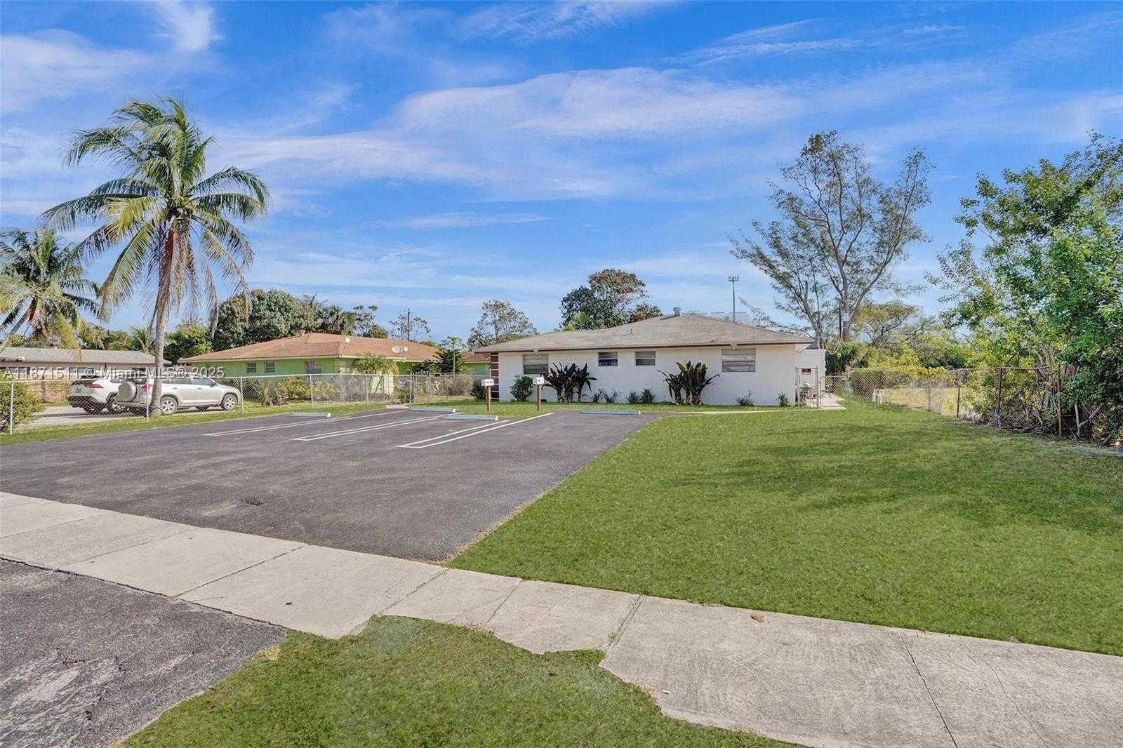 Small Image of 400 NORTH EAST 2ND ST, Boynton Beach Number 19