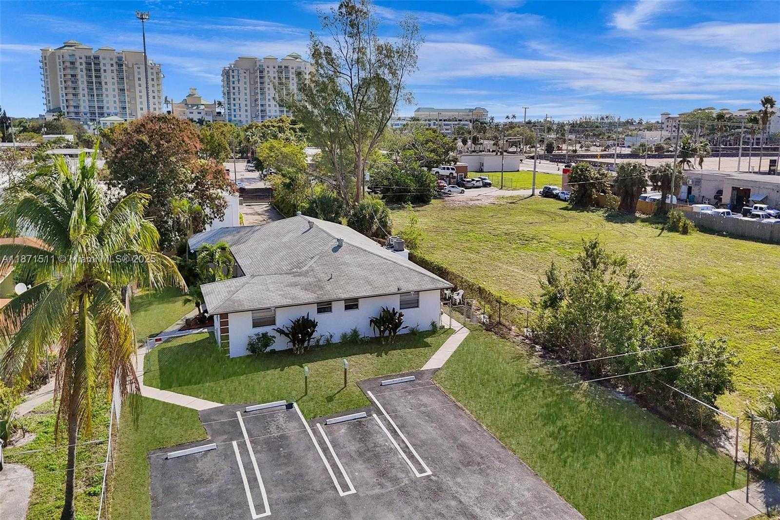 Small Image of 400 NORTH EAST 2ND ST, Boynton Beach Number 2