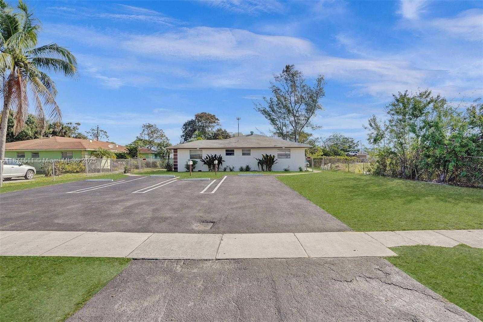 Small Image of 400 NORTH EAST 2ND ST, Boynton Beach Number 20