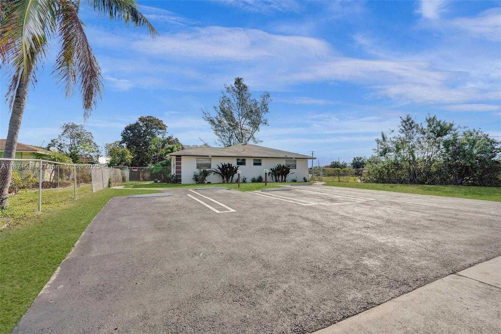 Small Image of 400 NORTH EAST 2ND ST, Boynton Beach Number 22