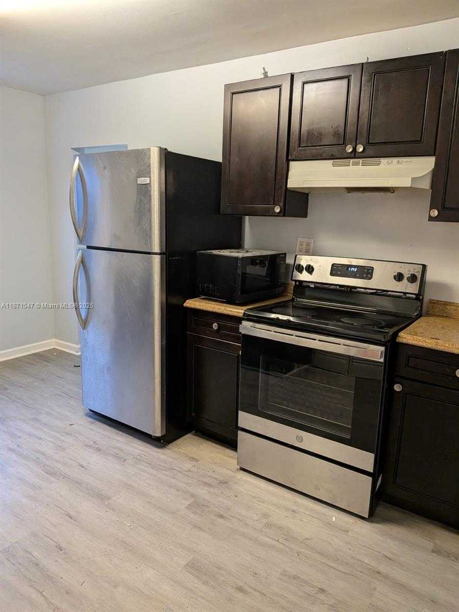 Small Image of 2132 MCKINLEY ST, Hollywood Number 4