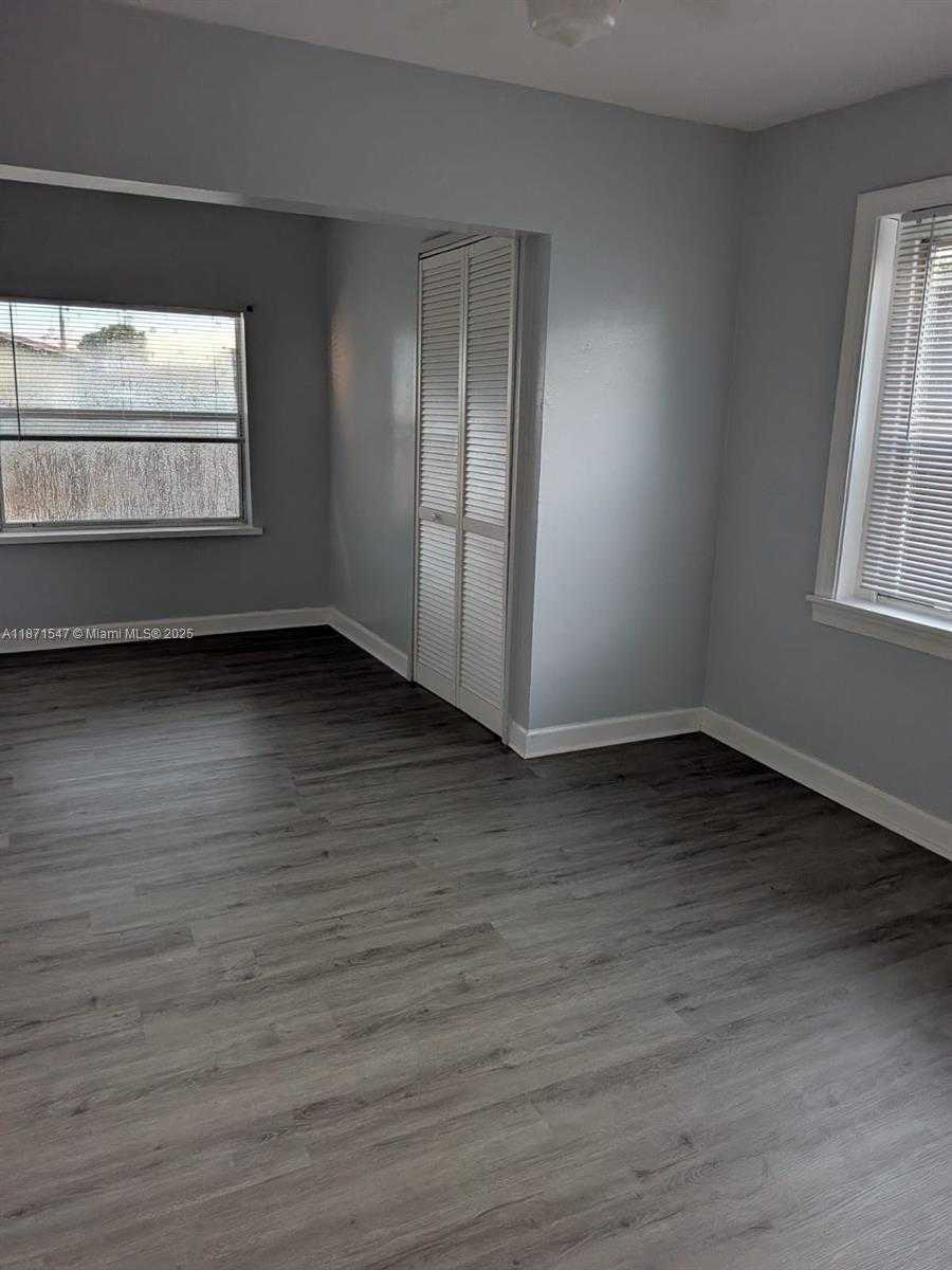 Small Image of 2132 MCKINLEY ST, Hollywood Number 7