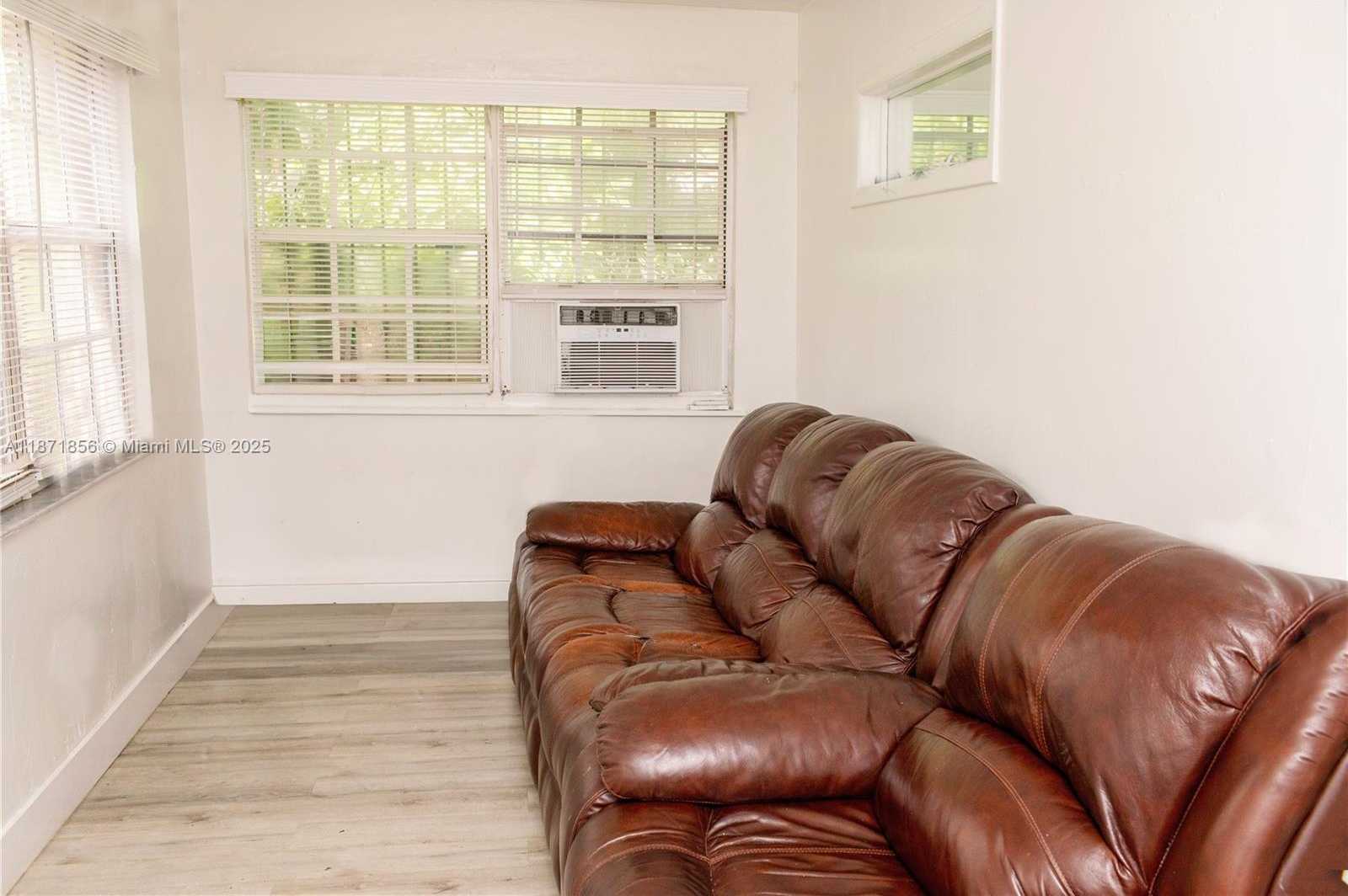 Small Image of 119 NORTH EAST 56TH ST, Miami Number 11