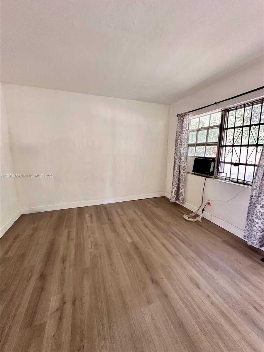 Small Image of 401 NORTH WEST 81ST ST, Miami Number 3