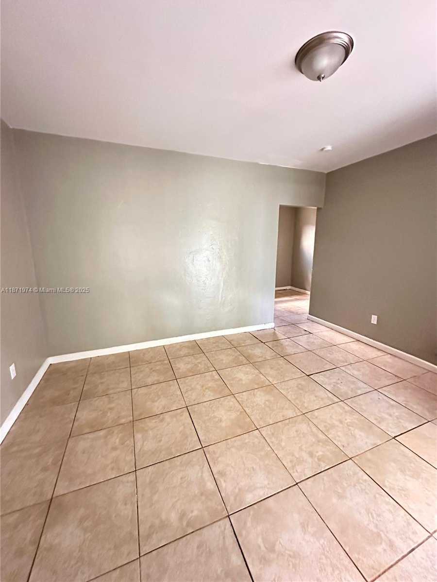 Small Image of 401 NORTH WEST 81ST ST, Miami Number 4