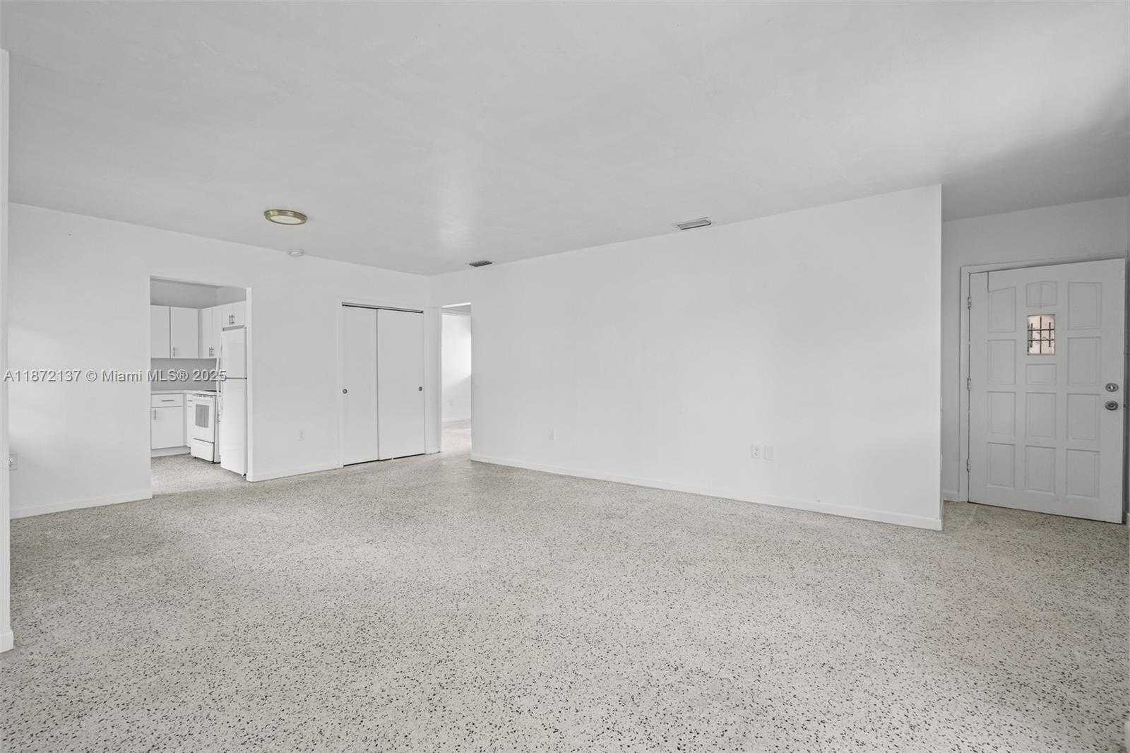 Small Image of 11330 PEACHTREE DR, Miami Number 8