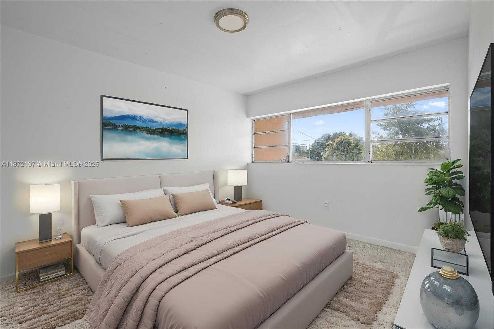 Small Image of 11330 PEACHTREE DR, Miami Number 9