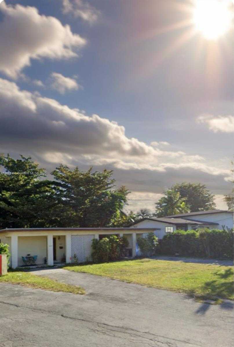 Small Image of 12001 WEST BISCAYNE CANAL RD #2, Miami Number 9