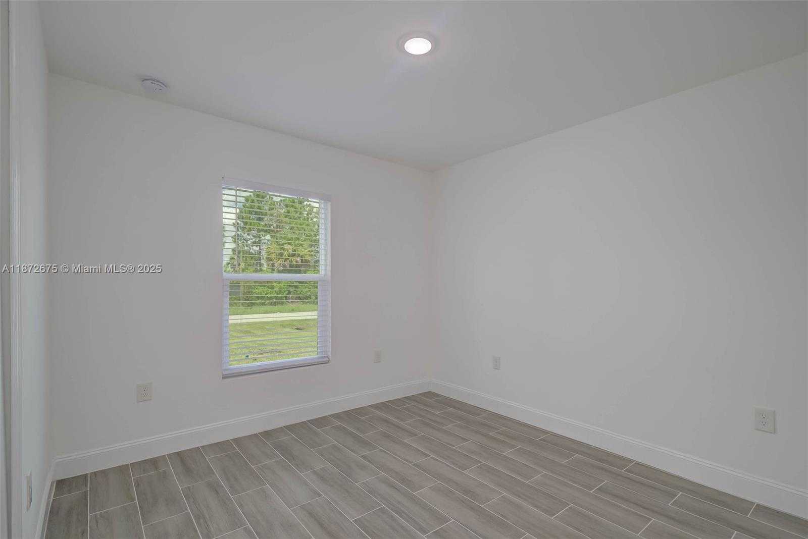 Small Image of 849 BEDFORD DR, Lehigh Acres Number 13