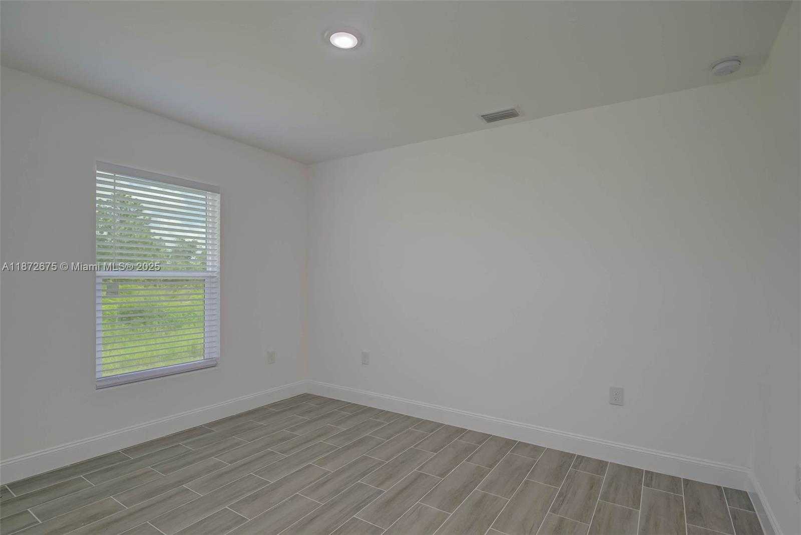 Small Image of 849 BEDFORD DR, Lehigh Acres Number 15