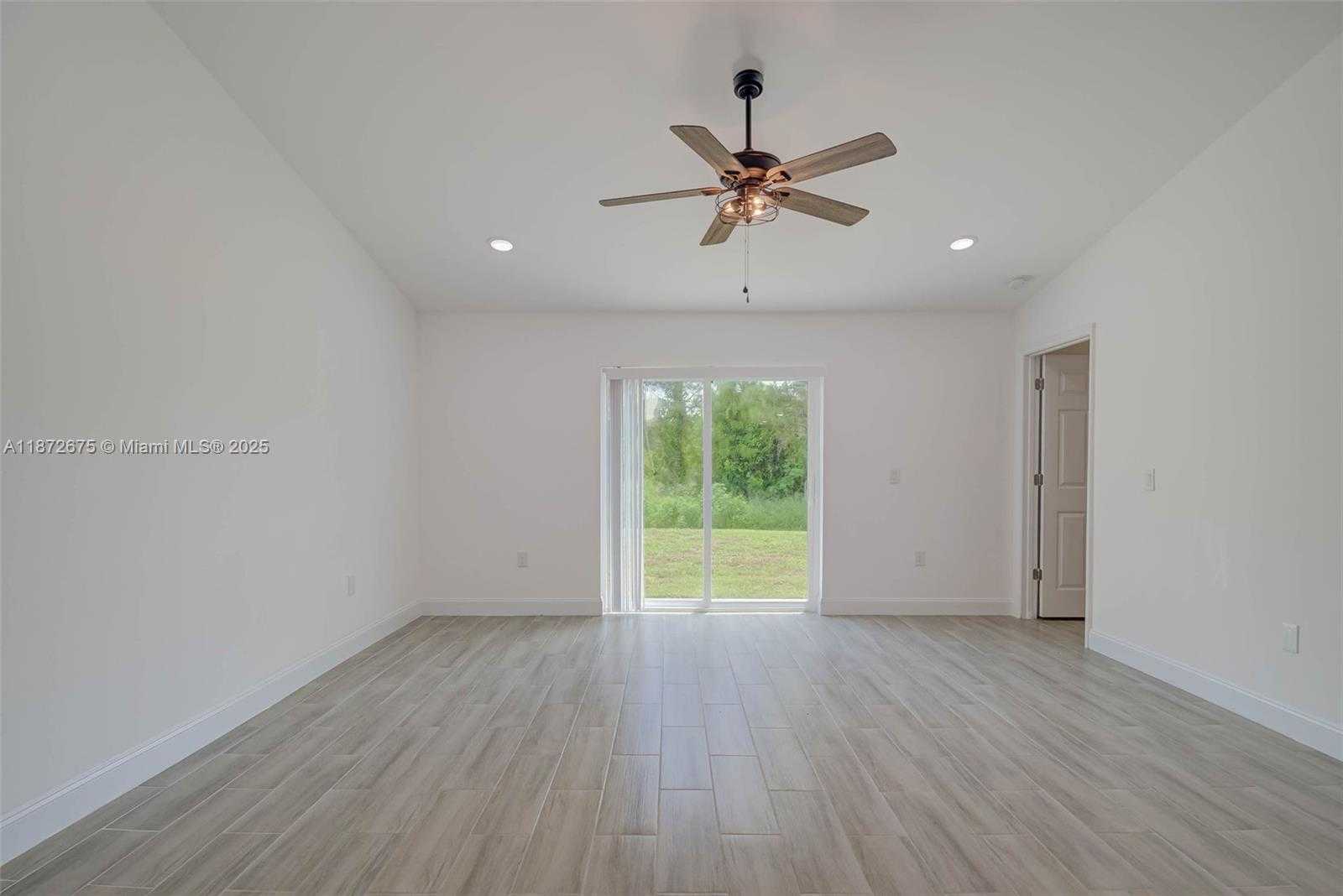 Small Image of 849 BEDFORD DR, Lehigh Acres Number 18