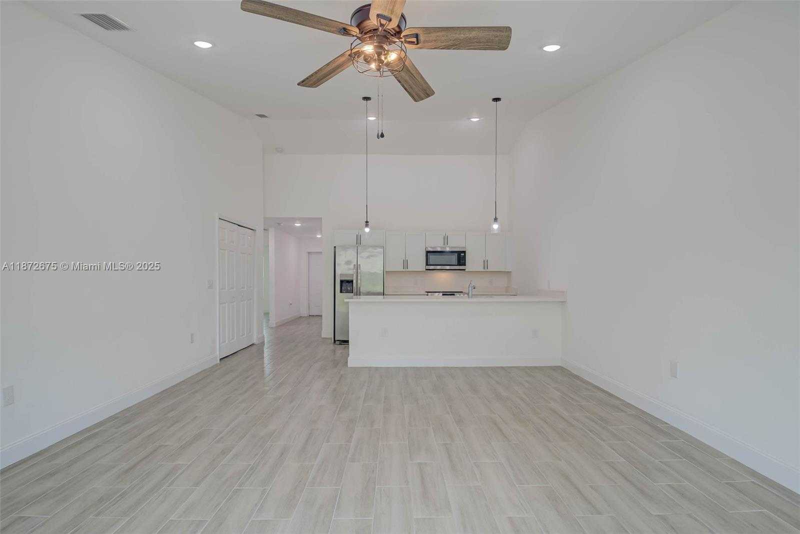 Small Image of 849 BEDFORD DR, Lehigh Acres Number 19