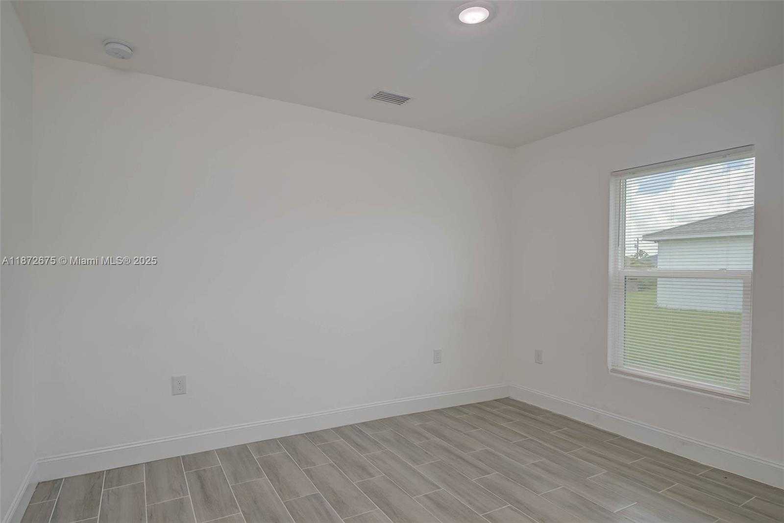 Small Image of 849 BEDFORD DR, Lehigh Acres Number 26