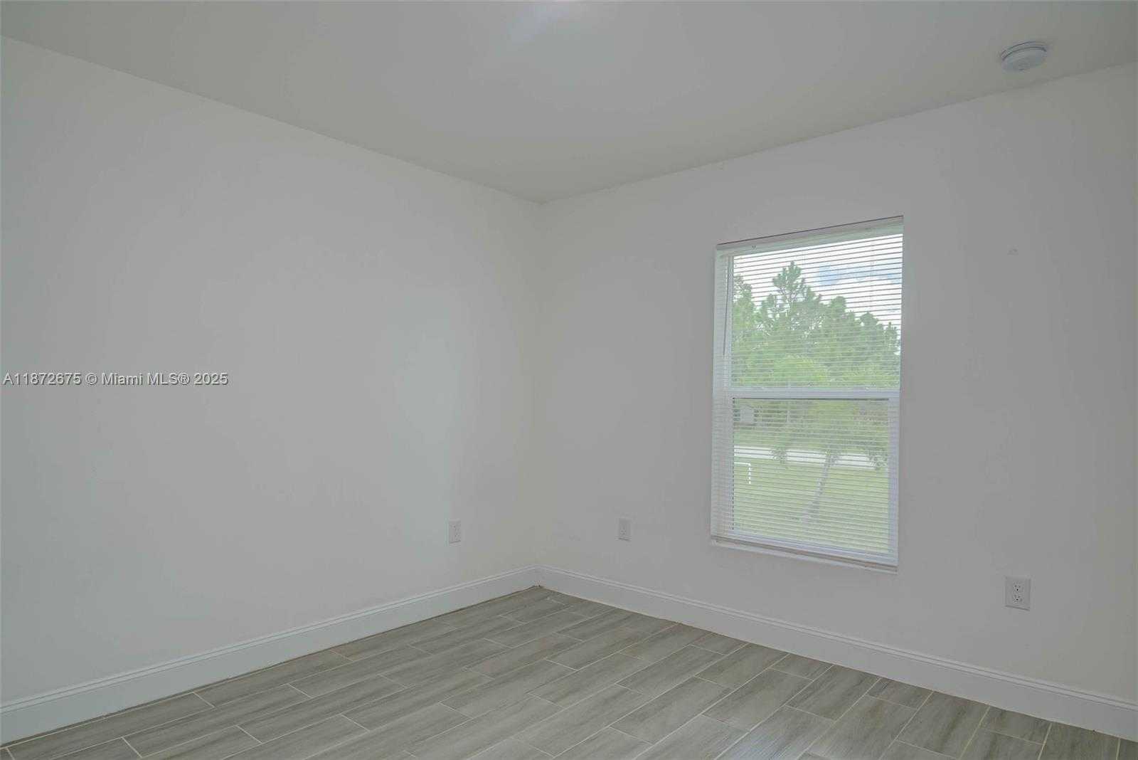 Small Image of 849 BEDFORD DR, Lehigh Acres Number 28
