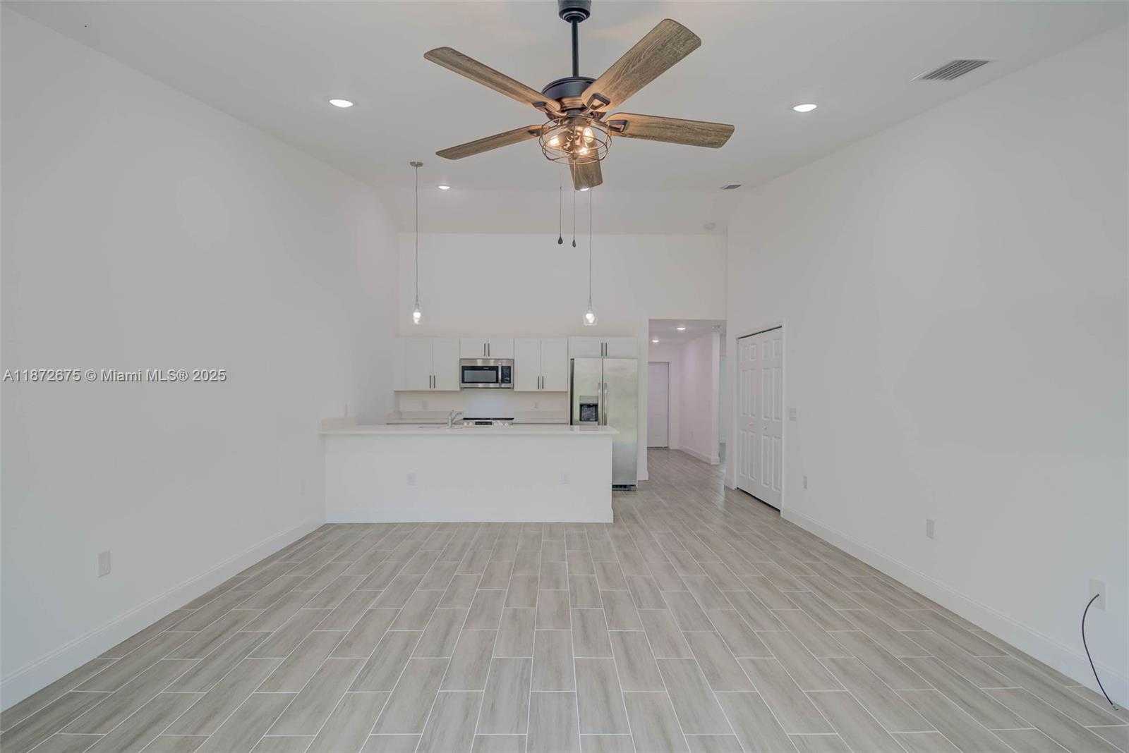 Small Image of 849 BEDFORD DR, Lehigh Acres Number 6