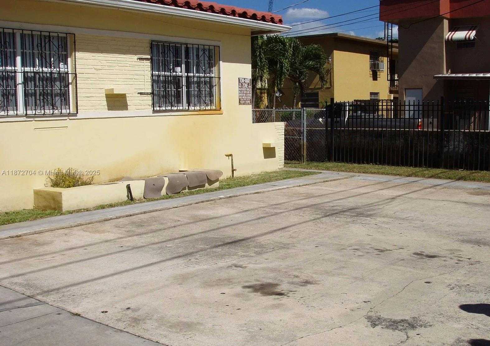 Small Image of 1325 SOUTH WEST 6TH ST, Miami Number 3