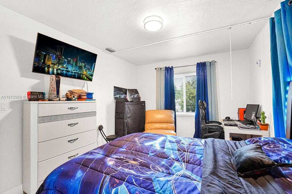 Small Image of 6501 SOUTH WEST 4TH ST, Miami Number 14
