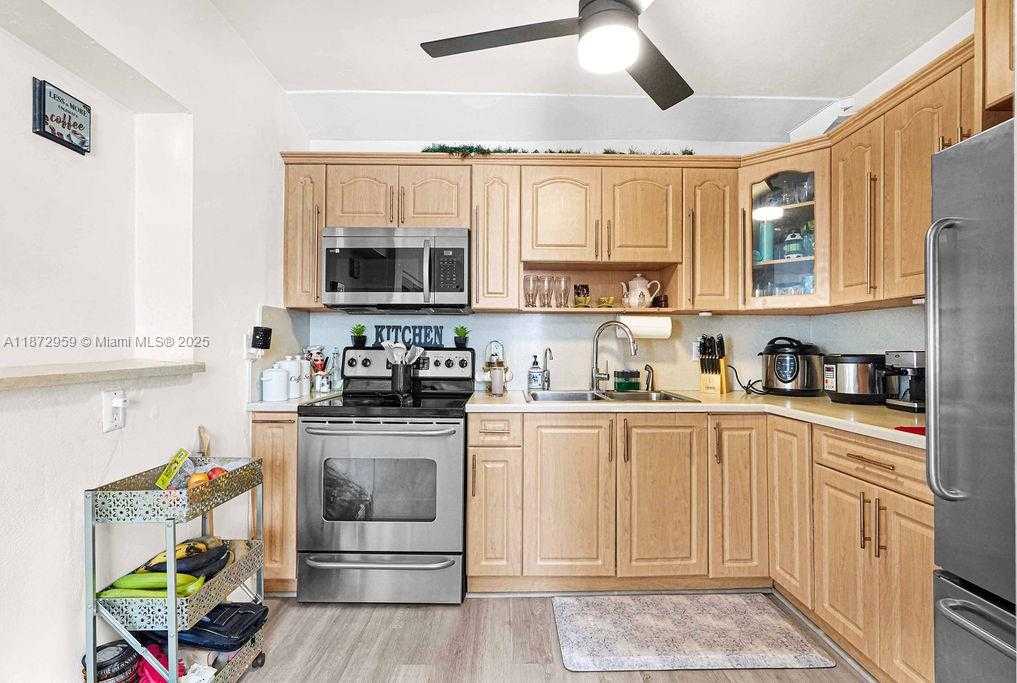 Small Image of 6501 SOUTH WEST 4TH ST, Miami Number 19