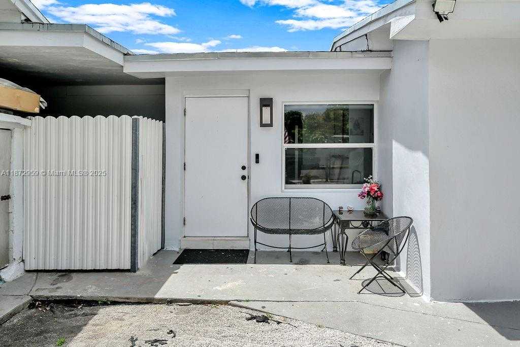 Small Image of 6501 SOUTH WEST 4TH ST, Miami Number 36