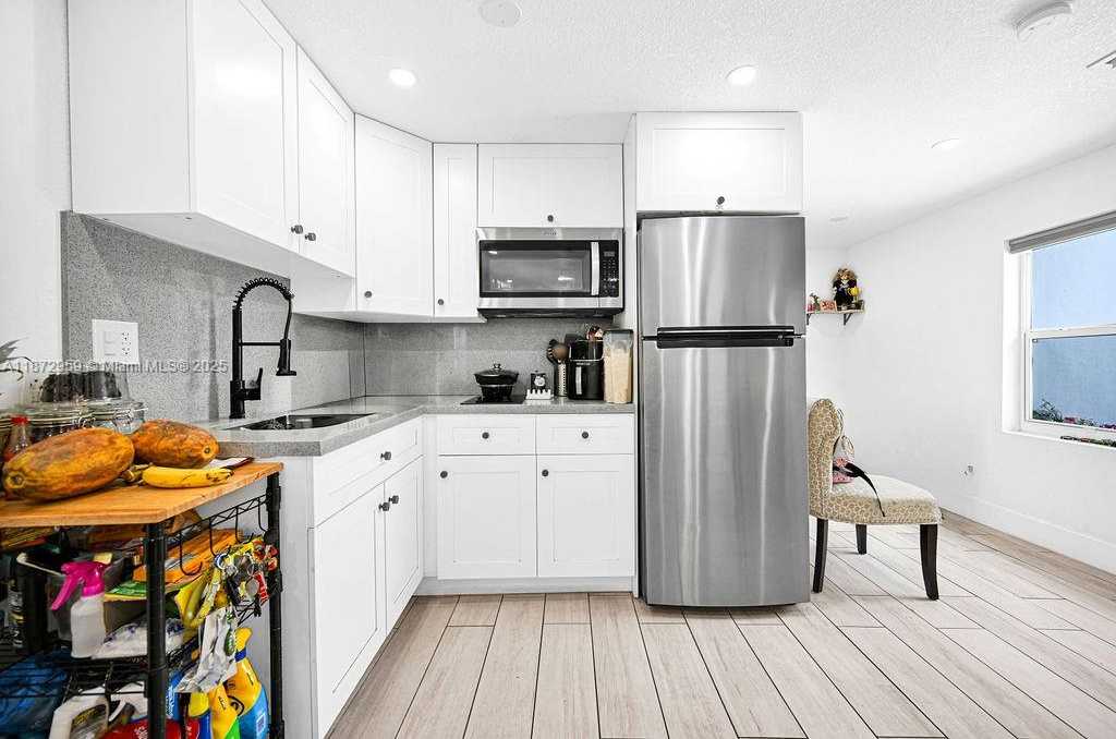 Small Image of 6501 SOUTH WEST 4TH ST, Miami Number 40