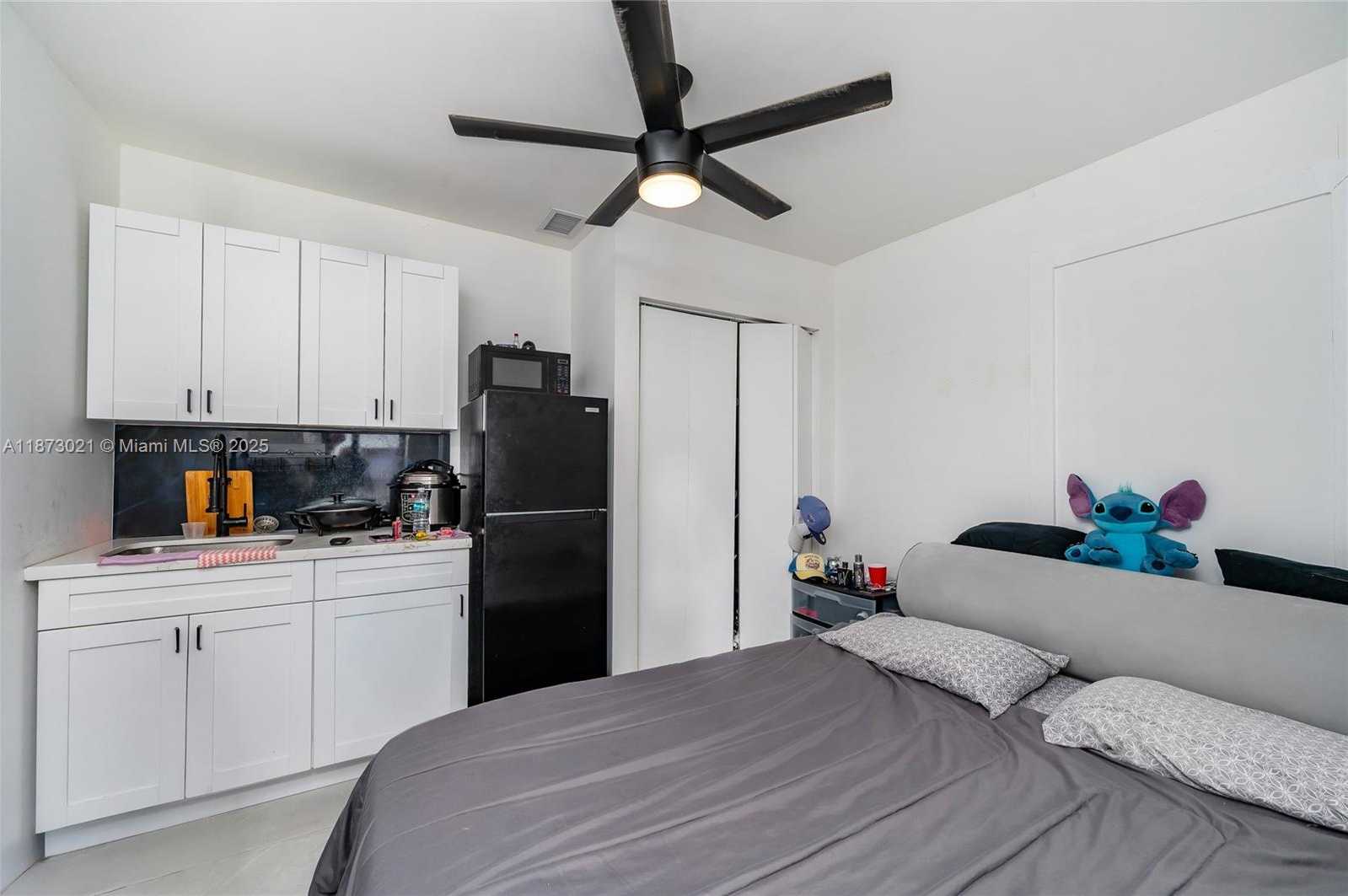 Small Image of 1946 NORTH WEST 49TH ST, Miami Number 15