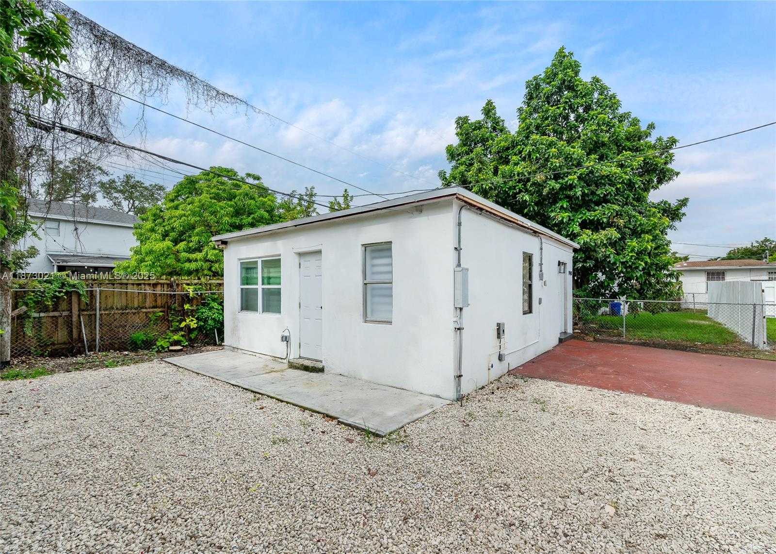 Small Image of 1946 NORTH WEST 49TH ST, Miami Number 19