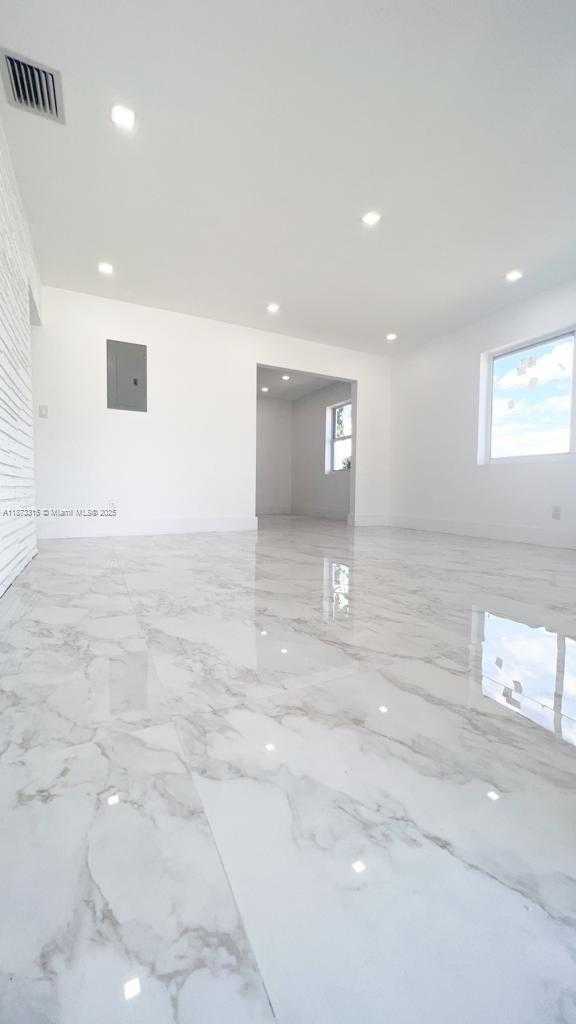 Small Image of 1013 NORTH WEST 1ST AVE, Hallandale Beach Number 11