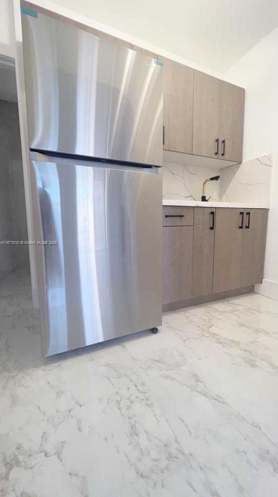 Small Image of 1013 NORTH WEST 1ST AVE, Hallandale Beach Number 5