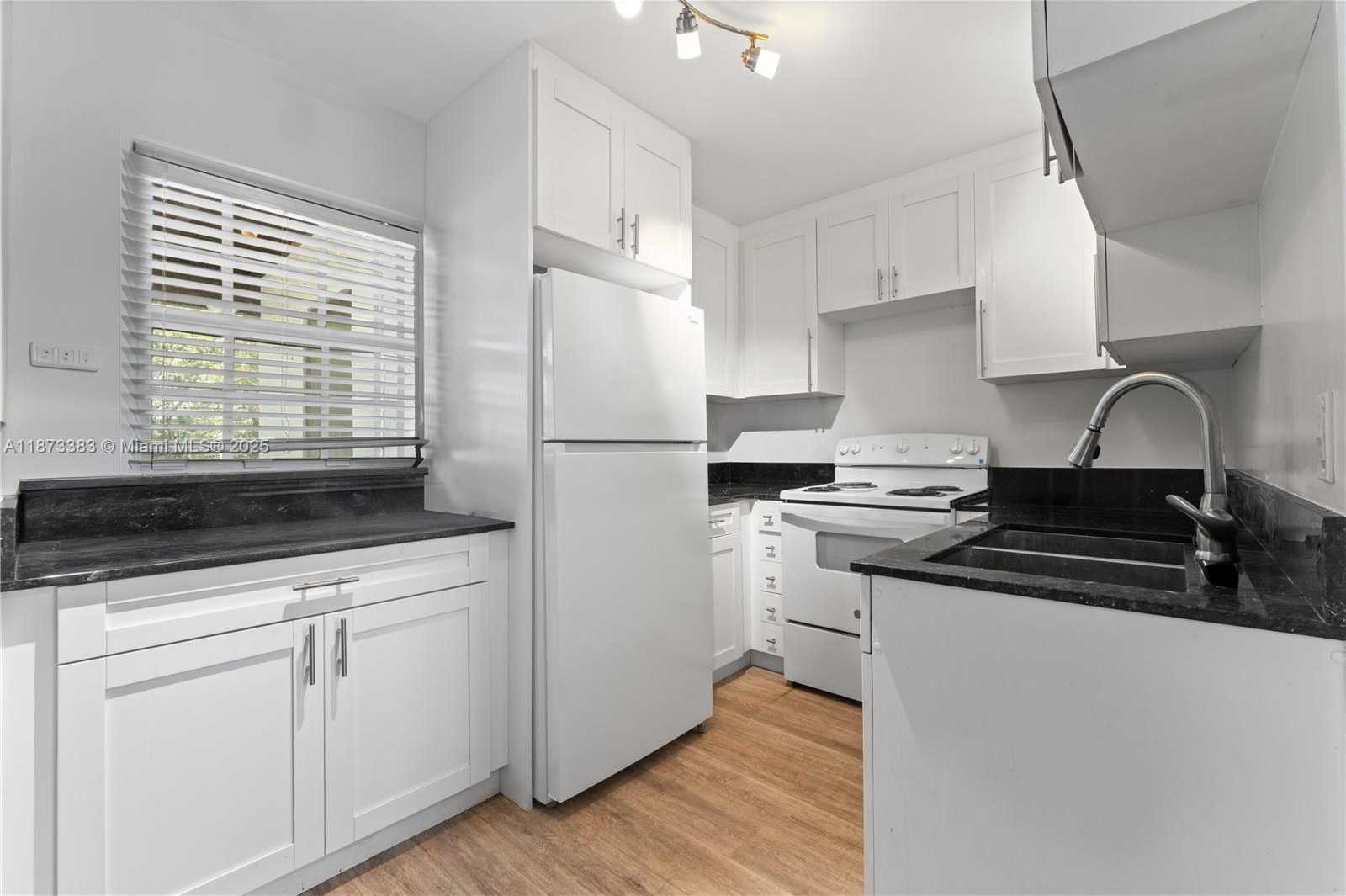 Small Image of 10634 SOUTH WEST 182ND ST #2, Miami Number 4