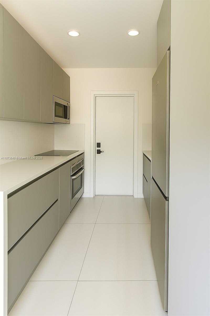 Small Image of 621 SOUTH WEST 33RD AVENUE, Miami Number 4