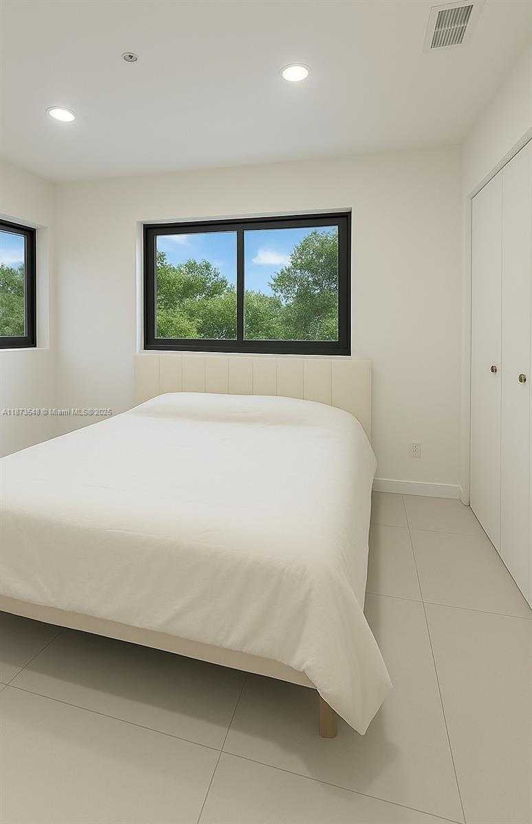 Small Image of 621 SOUTH WEST 33RD AVENUE, Miami Number 6