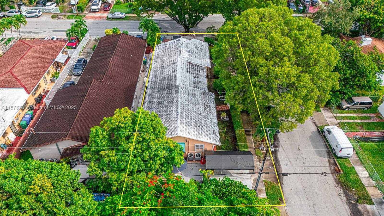 Small Image of 2500 SOUTH WEST 11TH ST, Miami Number 10