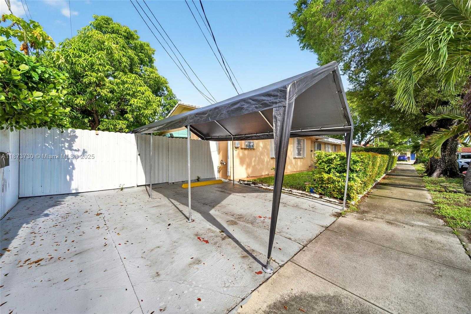 Small Image of 2500 SOUTH WEST 11TH ST, Miami Number 13