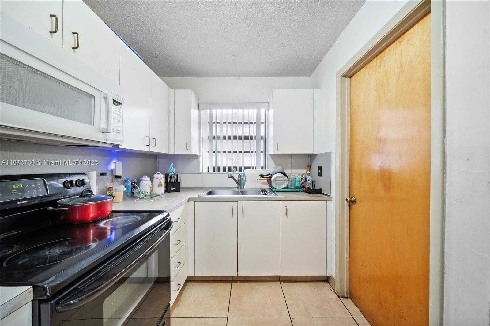 Small Image of 2500 SOUTH WEST 11TH ST, Miami Number 29