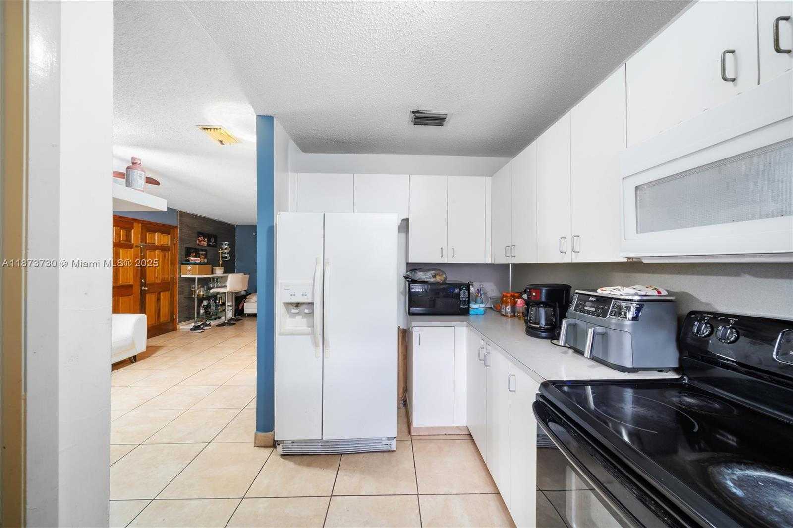 Small Image of 2500 SOUTH WEST 11TH ST, Miami Number 30