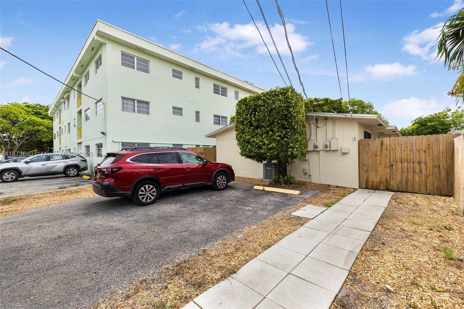 Small Image of 2033 DEWEY ST, Hollywood Number 17