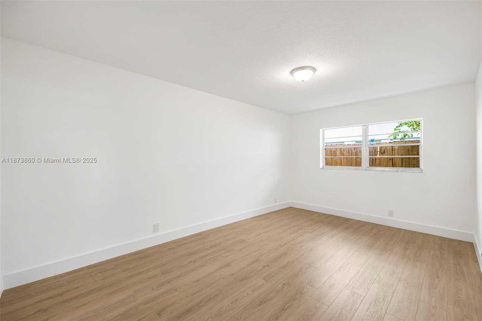 Small Image of 2033 DEWEY ST, Hollywood Number 30