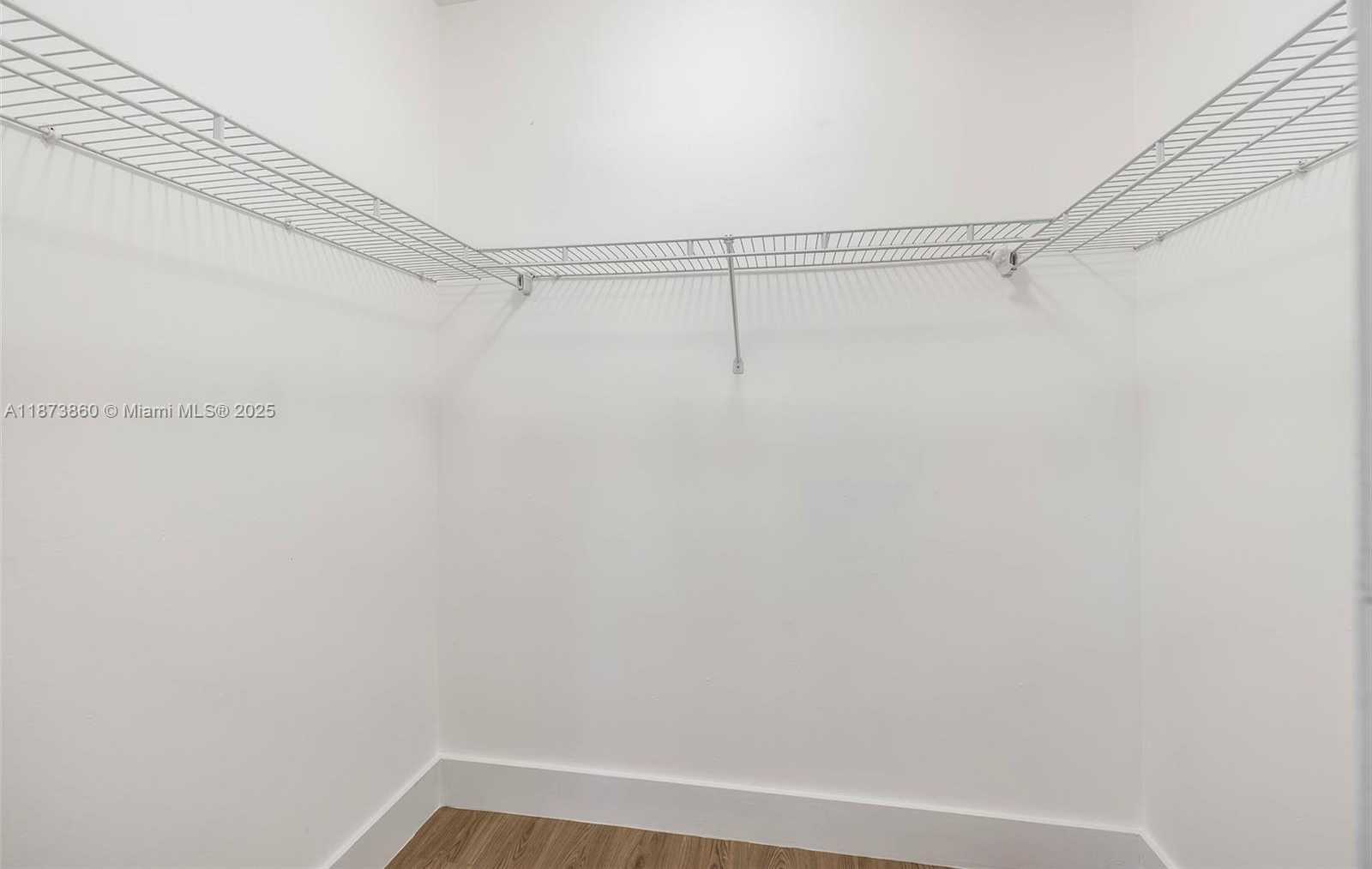 Small Image of 2033 DEWEY ST, Hollywood Number 33