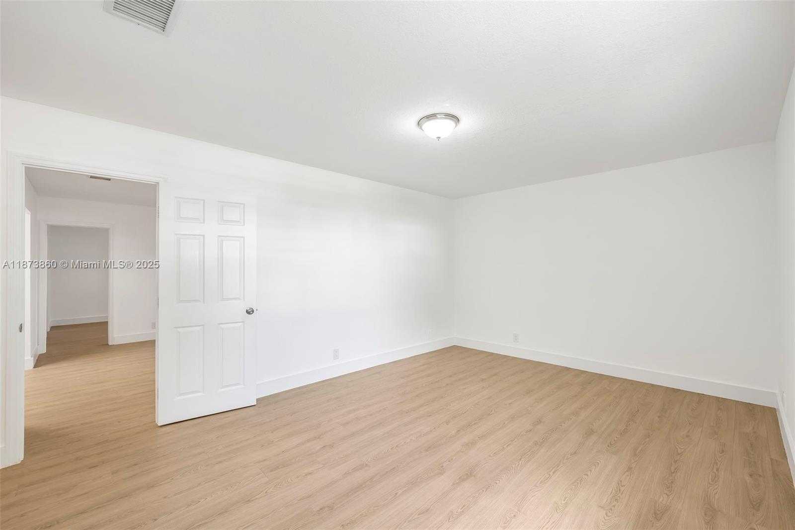 Small Image of 2033 DEWEY ST, Hollywood Number 36