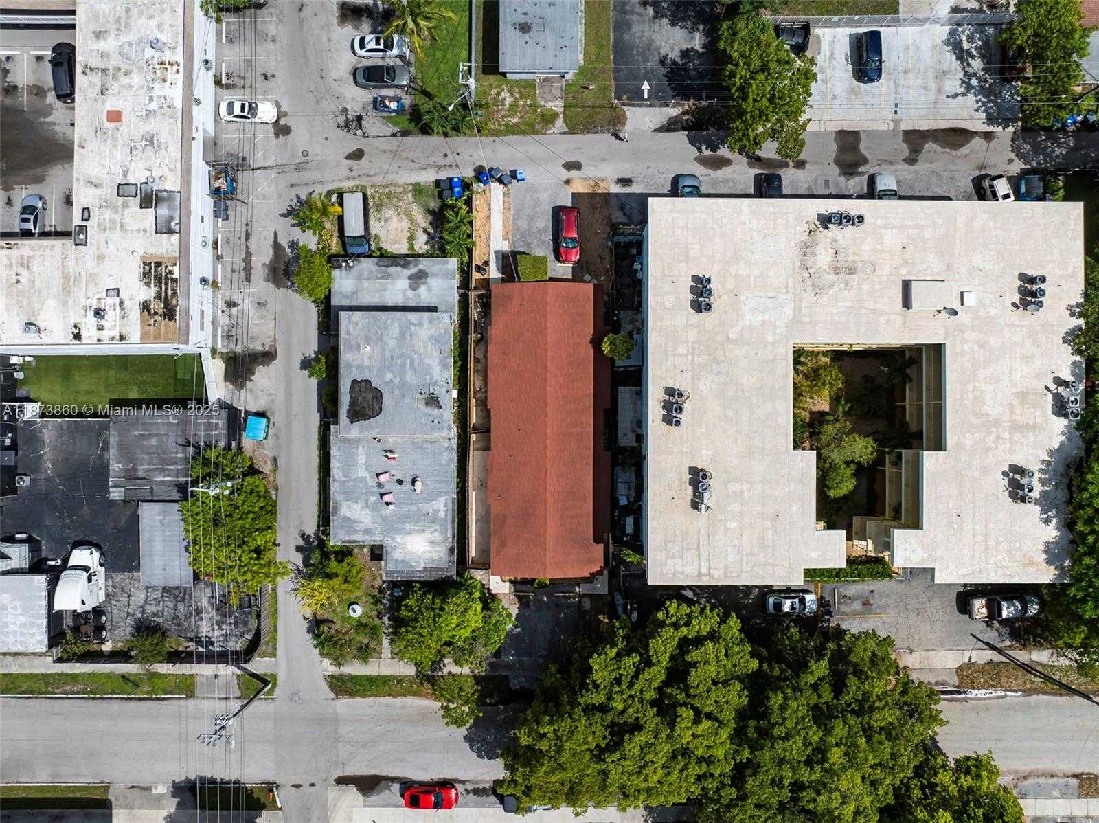 Small Image of 2033 DEWEY ST, Hollywood Number 40