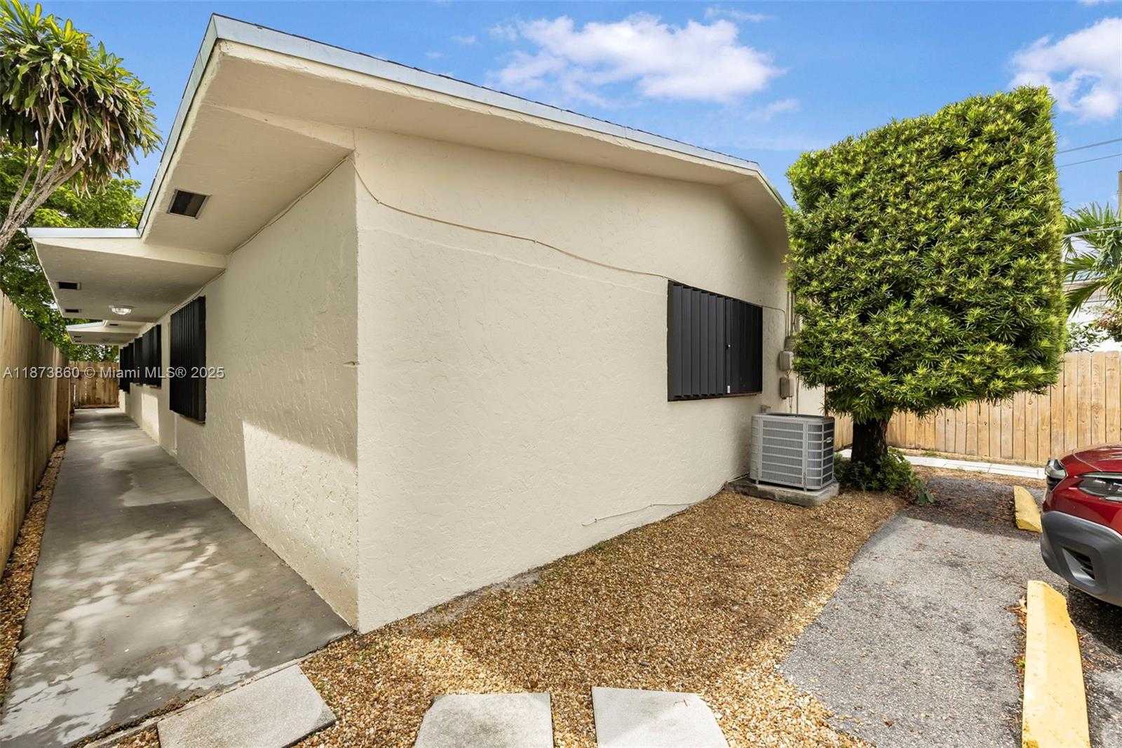 Small Image of 2033 DEWEY ST, Hollywood Number 8